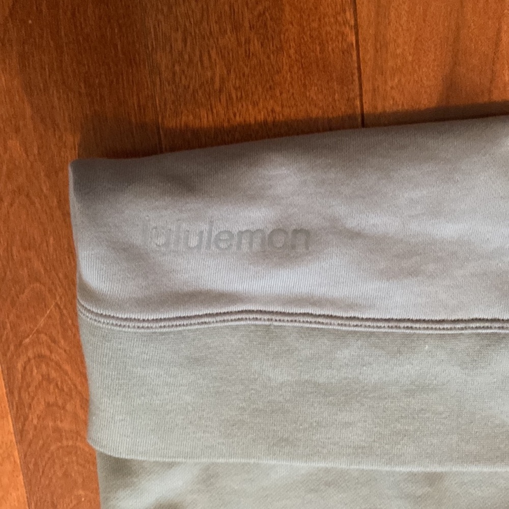 Brand new Lululemon crewneck worn once! - Picture 2 of 3